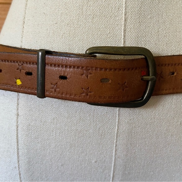 Vintage star tooled leather belt - Picture 2 of 5
